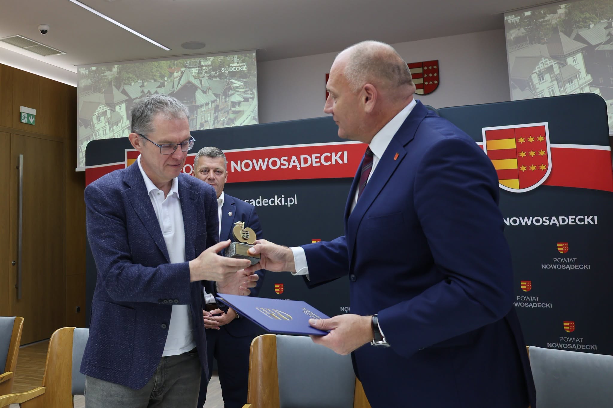 Andrzej Poczobut z wizytą na Sądecczyźnie. Wyróżnienie dla niezłomnego działacza i dziennikarza 6 APNS3