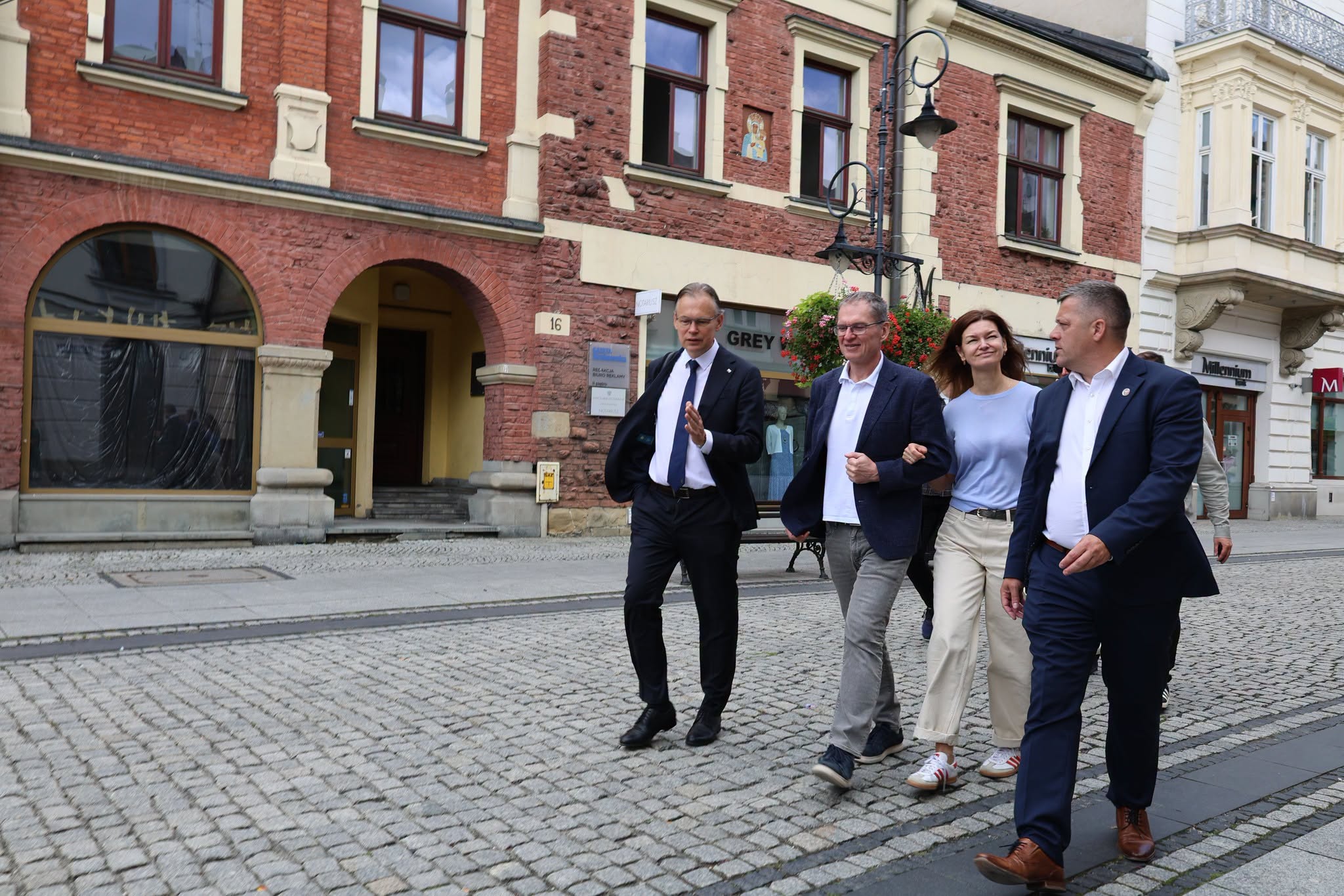 Andrzej Poczobut z wizytą na Sądecczyźnie. Wyróżnienie dla niezłomnego działacza i dziennikarza 9 APNS6
